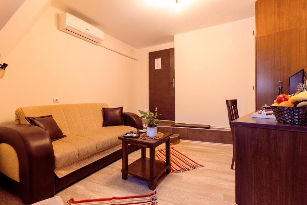 Downtown Rooms Ni Eksteriør billede